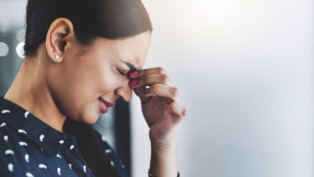 Managing post-surgery eye pain